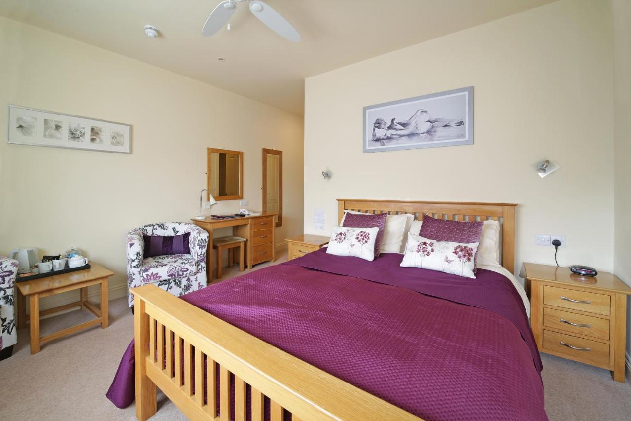 Отель Masons Arms Montacute Экстерьер фото