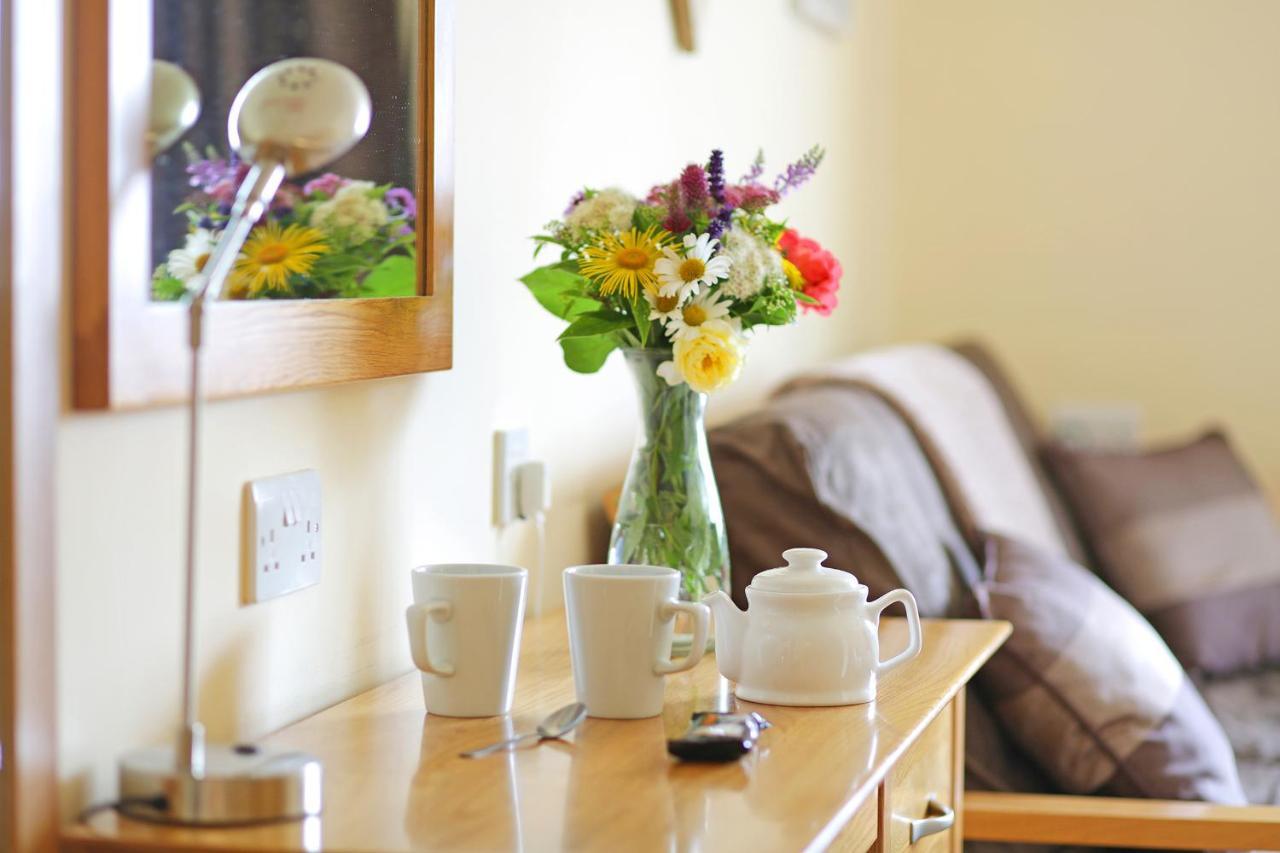 Отель Masons Arms Montacute Экстерьер фото